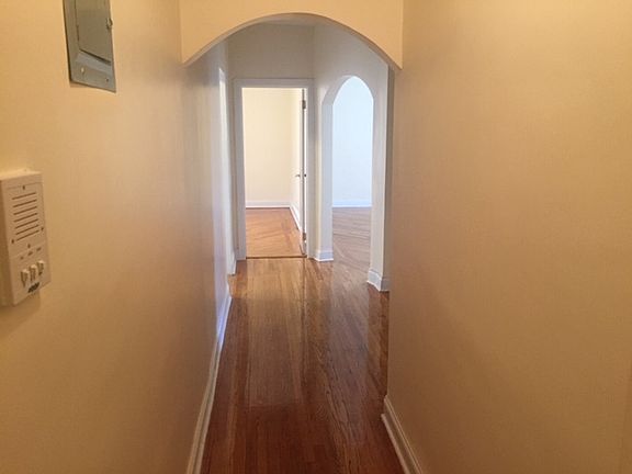 4th image of 4317 49th St APT 4A