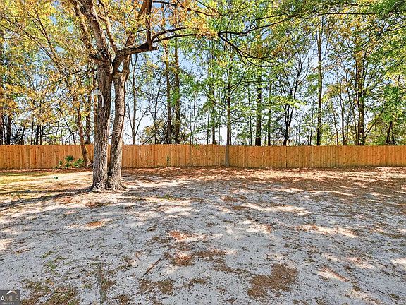 4th image of 136 Timber Ridge Dr