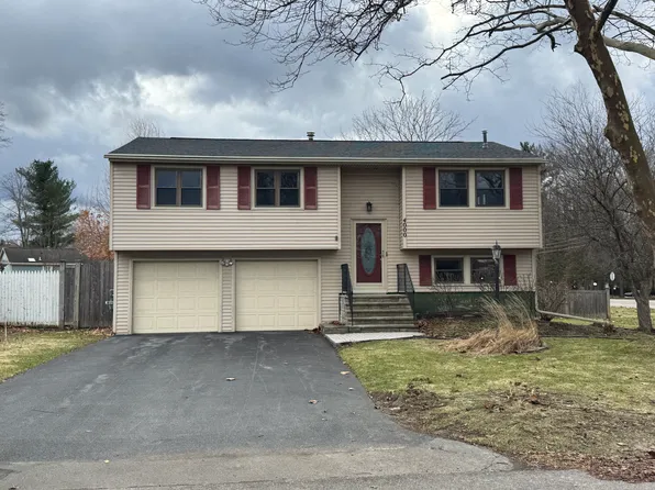4000 Marlton Cir, Liverpool, NY 13090