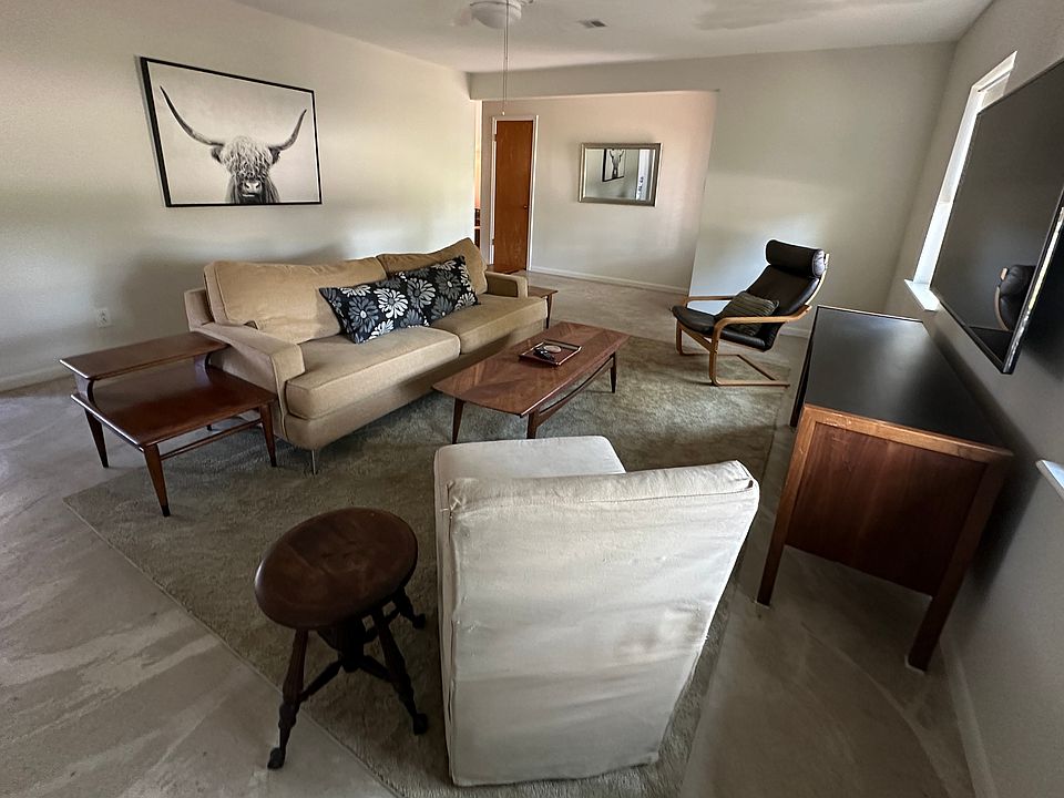 Den/Living Room