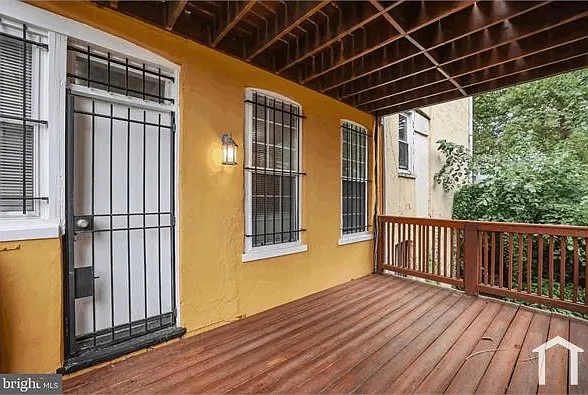 302 V St NE #2 — Photo 9