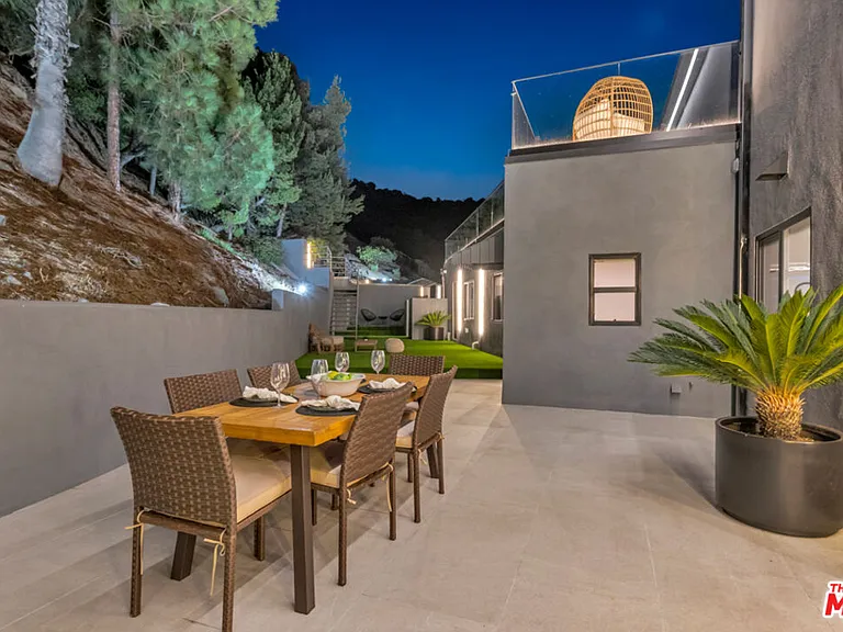 7966 Mulholland Dr — Photo 51