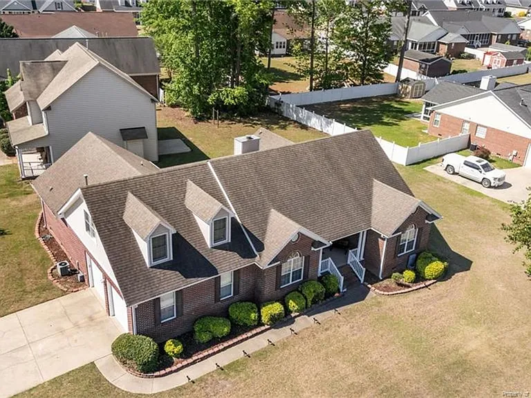 3805 Sunchase Dr — Photo 35
