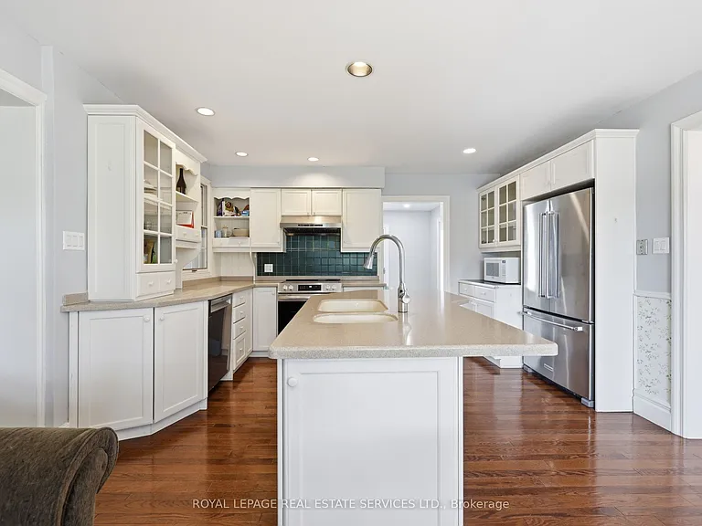 8 Lakeshore Dr — Photo 15