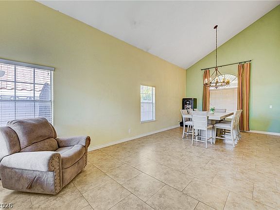 4th image of 14 Barton Spring Cir
