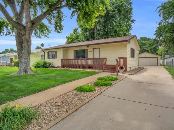 3204 L Ave, Kearney, NE 68847