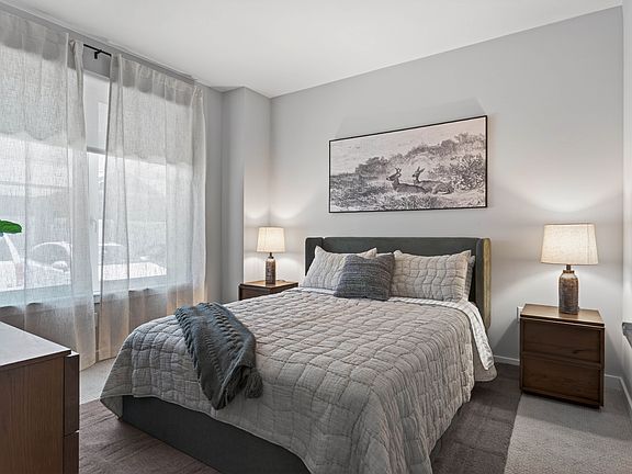 5th image of 412 Summer St #142
