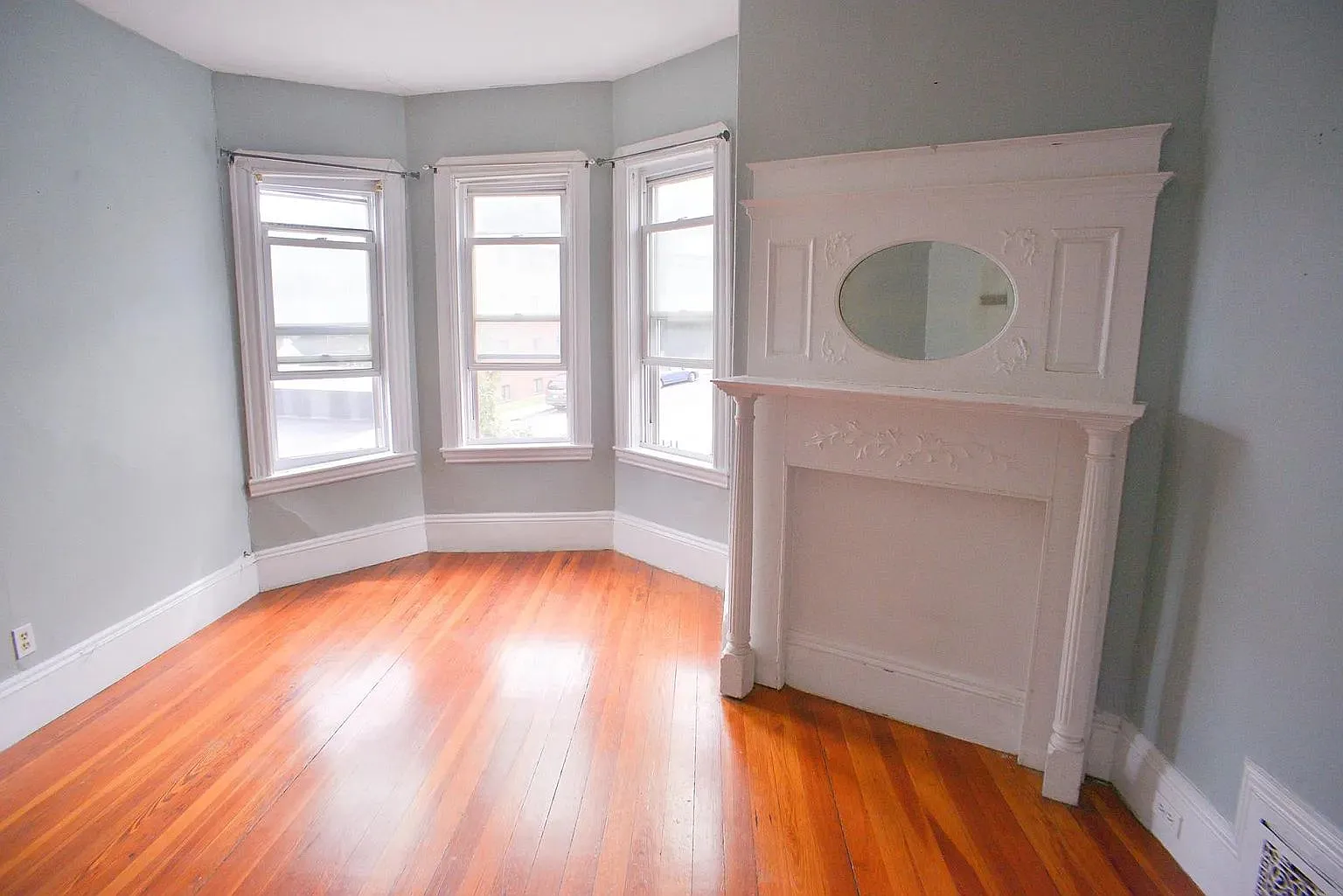 539 Washington St — Photo 3
