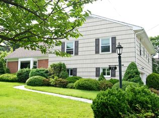 72 Stratton Rd, Scarsdale, NY 10583