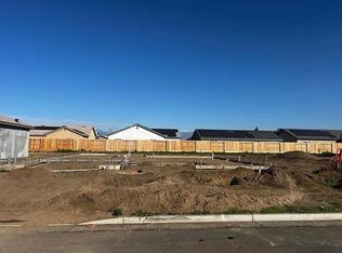 1144 Ohio Pl W, Porterville, CA