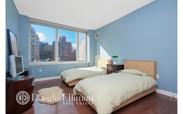 Rented by Douglas Elliman | media 5