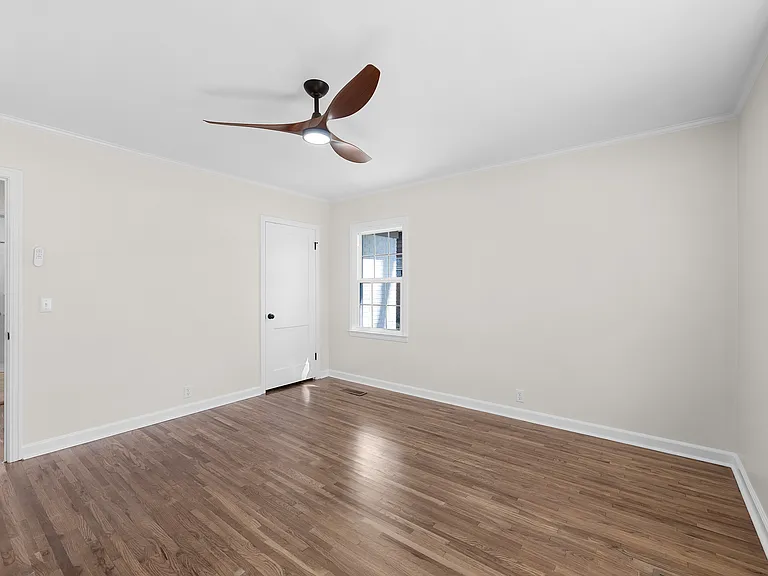 383 Mebanewood Dr — Photo 4