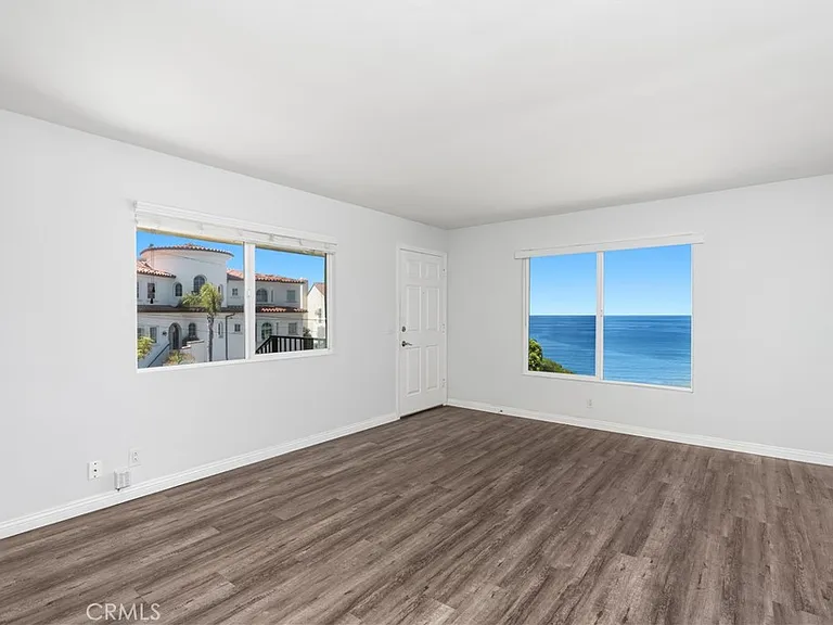 254 La Paloma #C — Photo 11