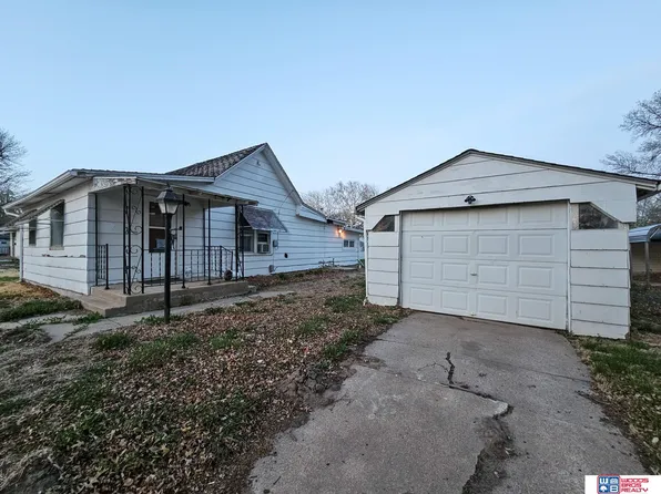 822 Ash St, Fairbury, NE 68352