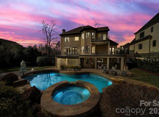 8000 Skye Lochs Dr, Waxhaw, NC 28173