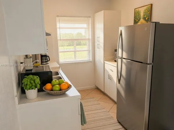 146 NE 1st Ave #1, Dania, FL 33004