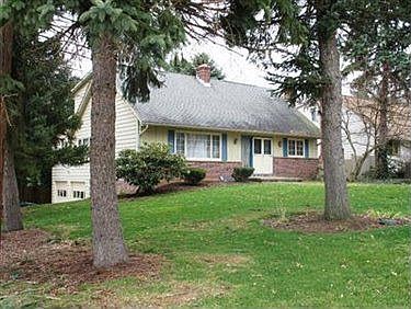 1st image of 333 Caladonia Ave