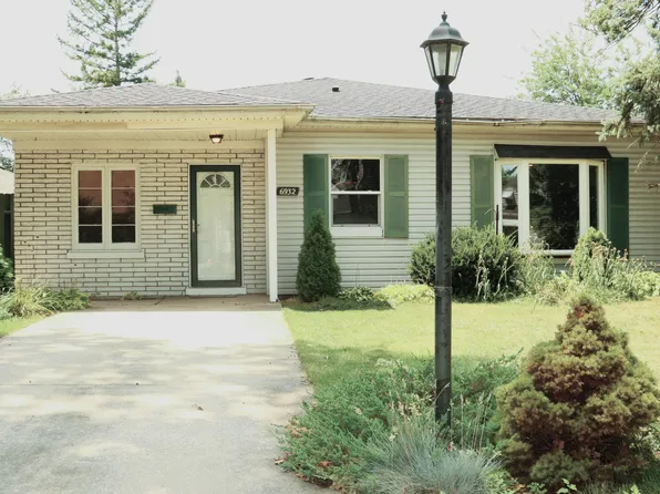 6932 Schneider Ave, Hammond, IN 46323