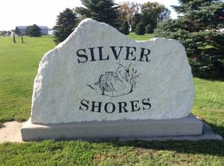 407 Beachcomber Dr, Lake Park, IA 51347