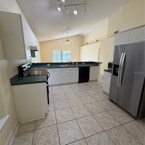 362 Lexingdale Dr — Photo 9