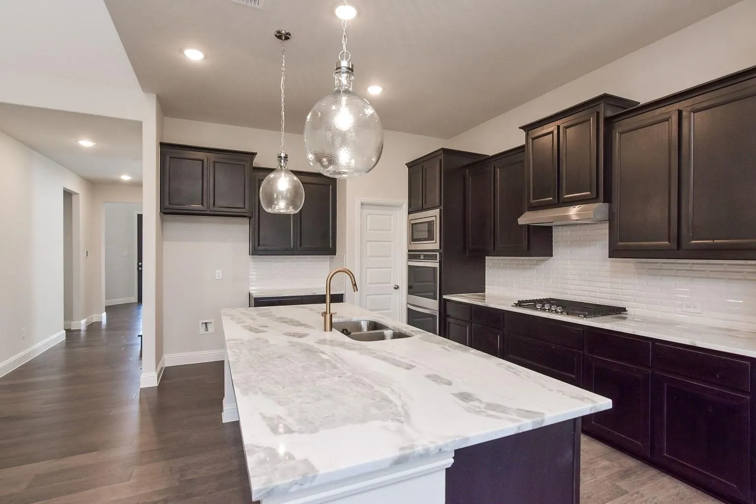 4 bed, 2533 sqft, $3,000 — Photo 1