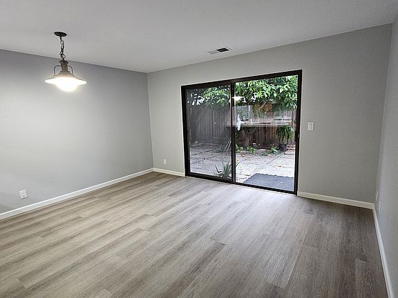 5th image of 32724 Goshen St
