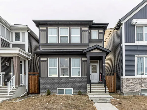 51 Corner Meadows Vlg NE, Calgary, AB T3N 1J5