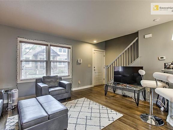 5th image of 4536 Jefferson St APT 4B
