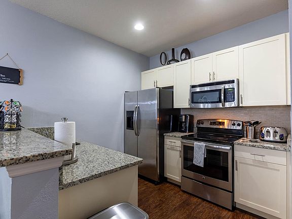2nd image of 5360 Diplomat Ct #103