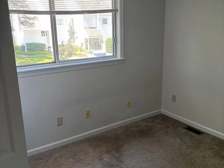 124 Governor Berkeley Rd #13 — Photo 8