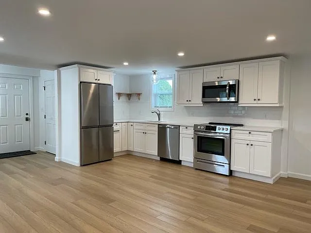 818 Wilbur Ave — Photo 3