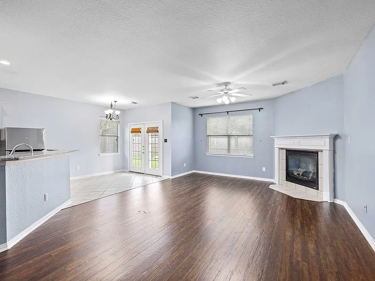 15823 Stiller Park Dr — Photo 9