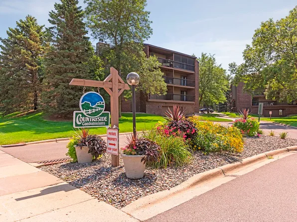 7601 101st St W #204, Bloomington, MN 55438