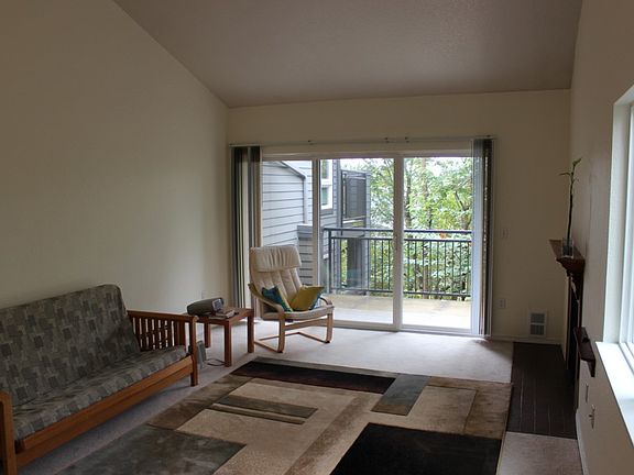 3rd image of 12014 98th Ave NE