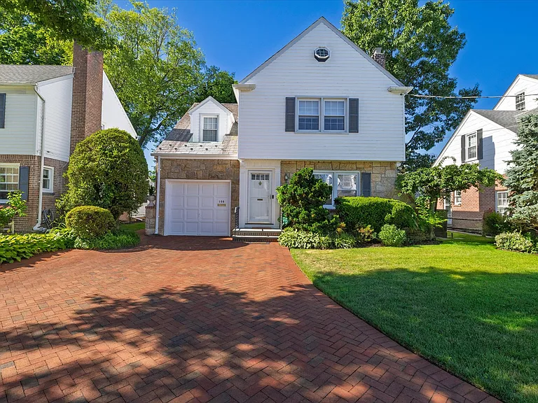 108 Muirfield Rd — Photo 3