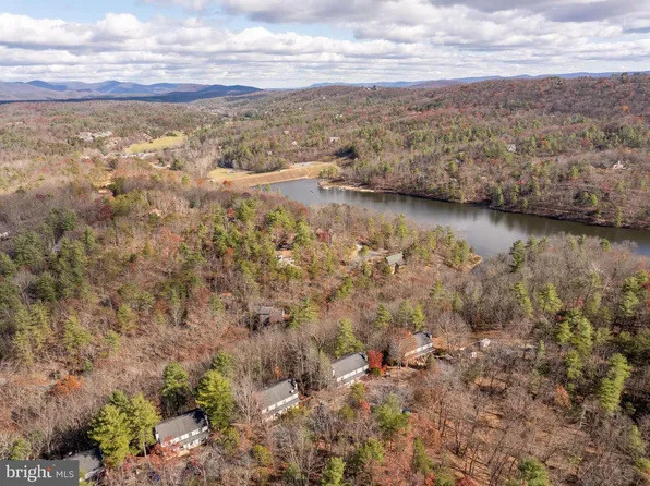 547 King St Unit A, Basye, VA 22810