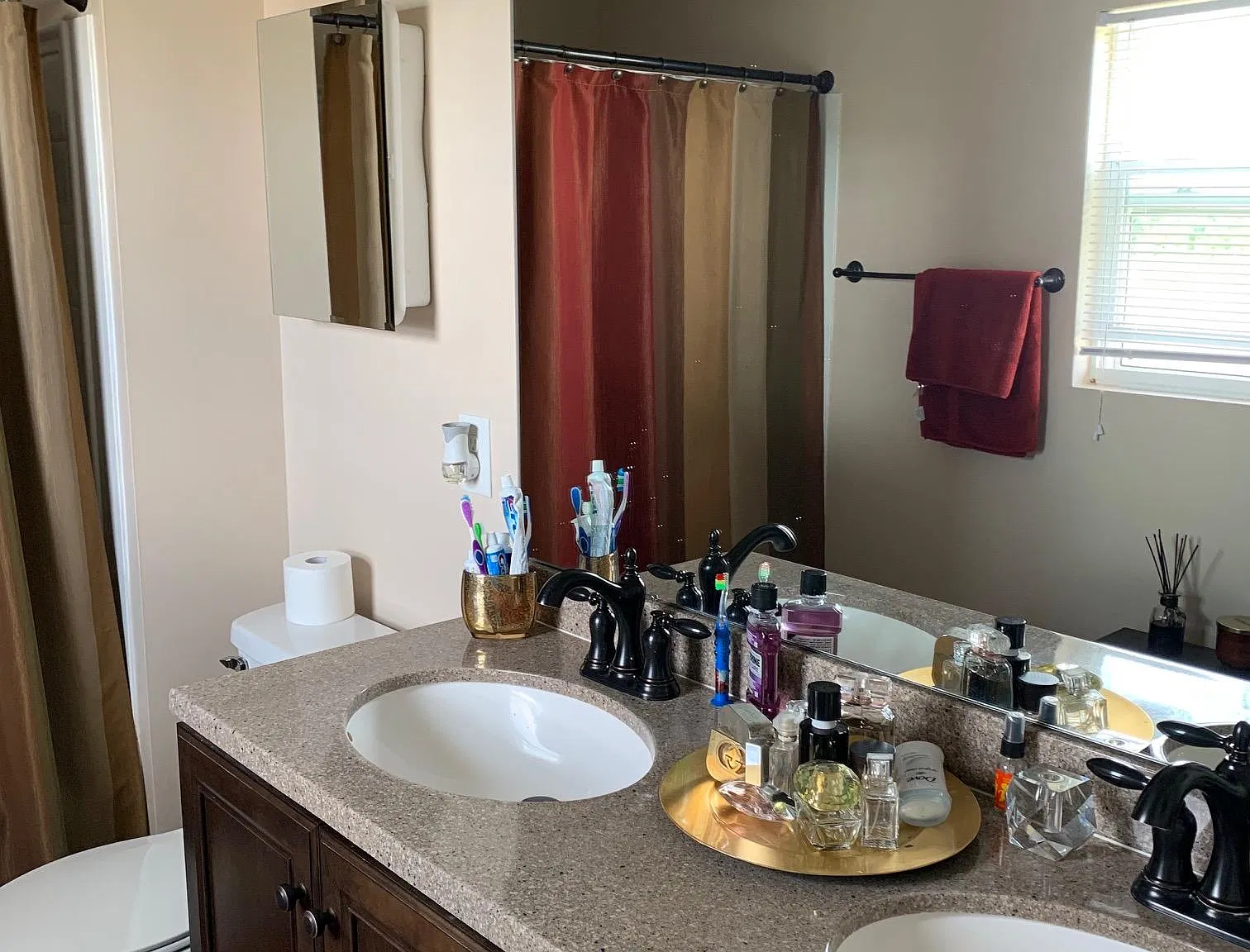 3 bed, 2.5 bath, 2304 sqft, $2,140 — Photo 4
