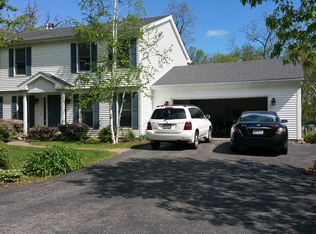 232 Juneway Ter, Lake Bluff, IL 60044