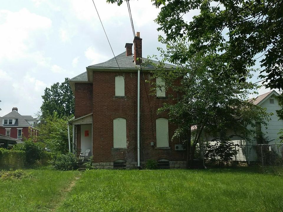 2nd image of 38-40 Whitethorne Ave