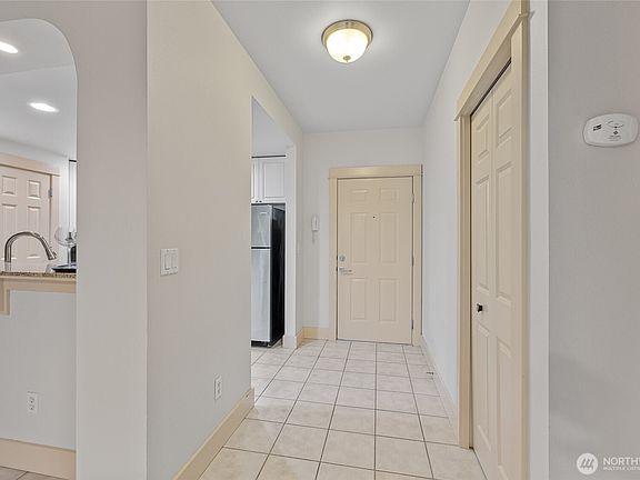 4th image of 1419 Digby #207