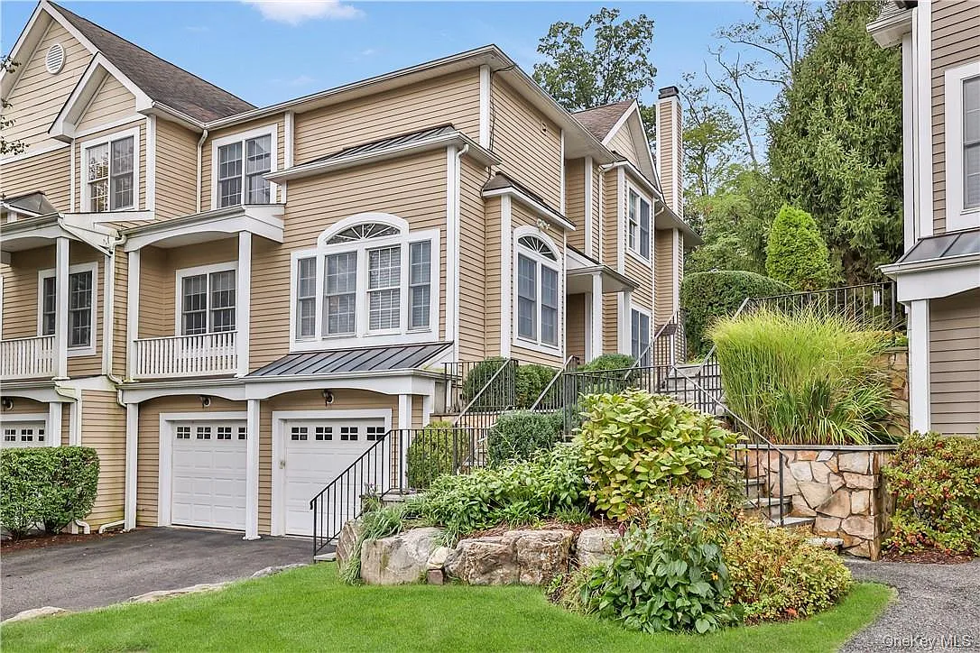 3 bed, 3.5 bath, 2577 sqft, $8,500 — Photo 1