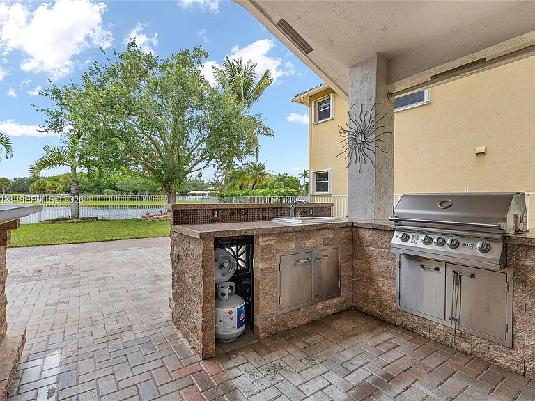 950 Marina Dr — Photo 42