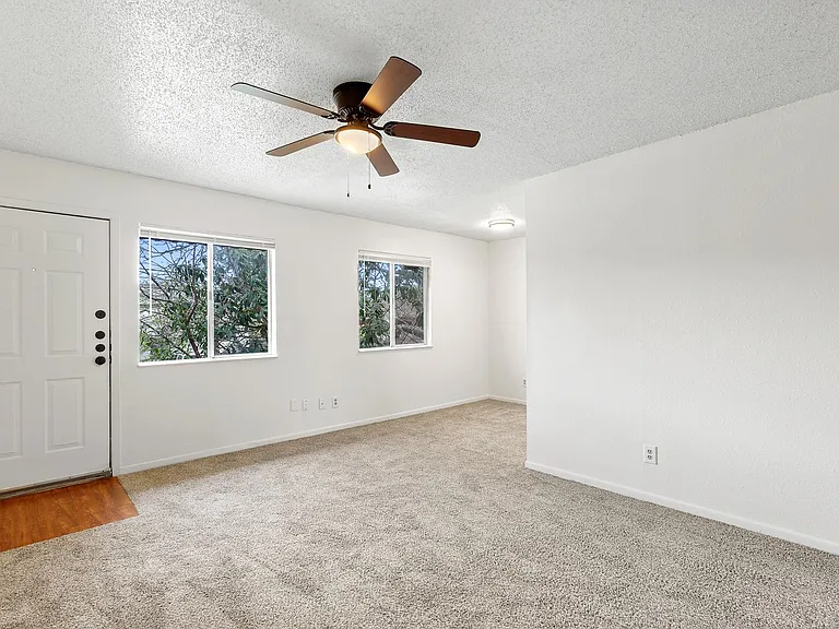 Chestnut Place Apartments — Photo 20