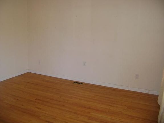 4th image of 6457 Fenton St