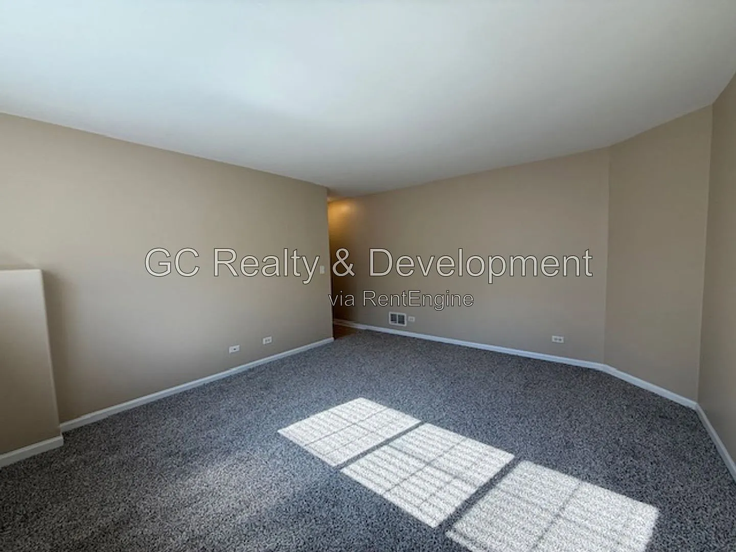 3 bed, 2.5 bath, 1804 sqft, $2,350 — Photo 2