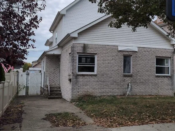 42 Robinson Ave, Staten Island, NY 10312