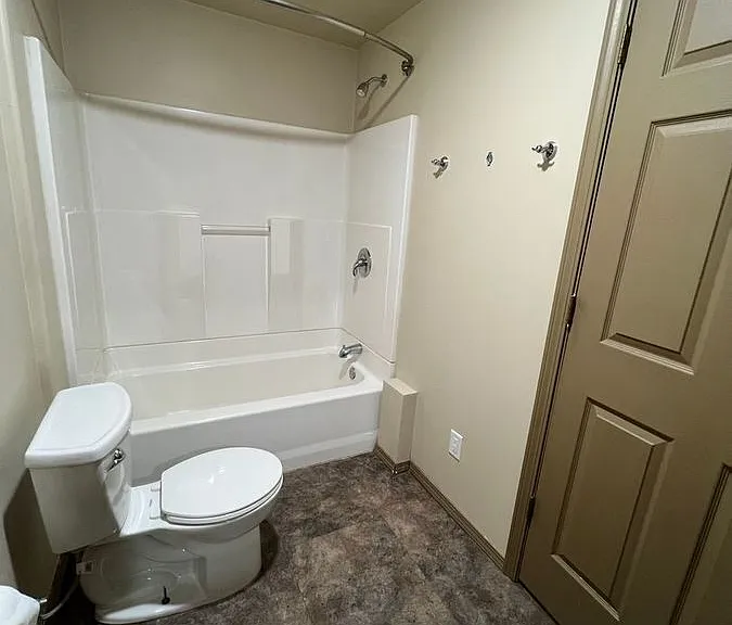 452 Woodman Dr — Photo 19