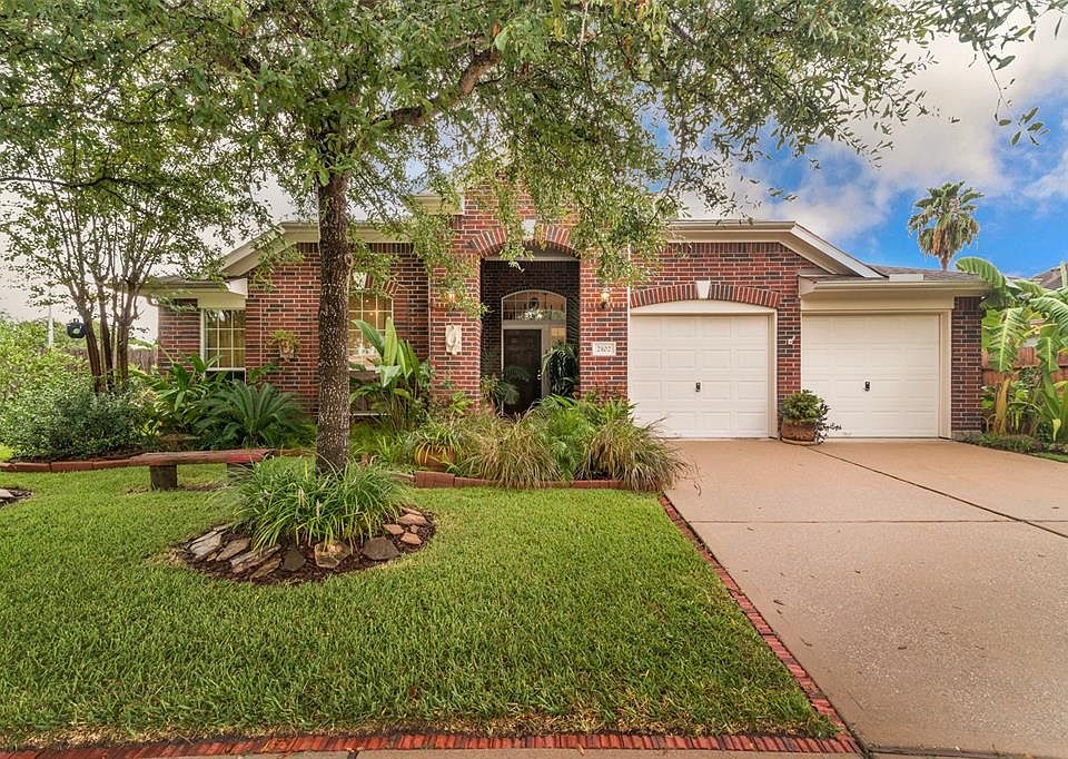 1st image of 2102 Forest Glen Ln