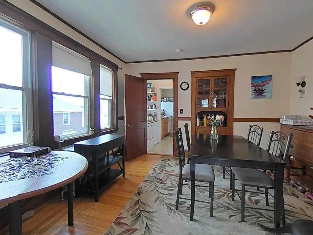 3 bed, 1450 sqft, $3,495 — Photo 3