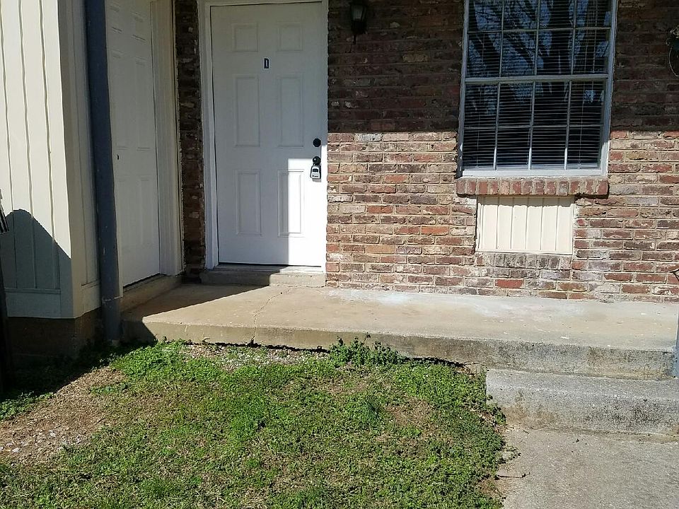 1st image of 1008 Cedar Ln APT D